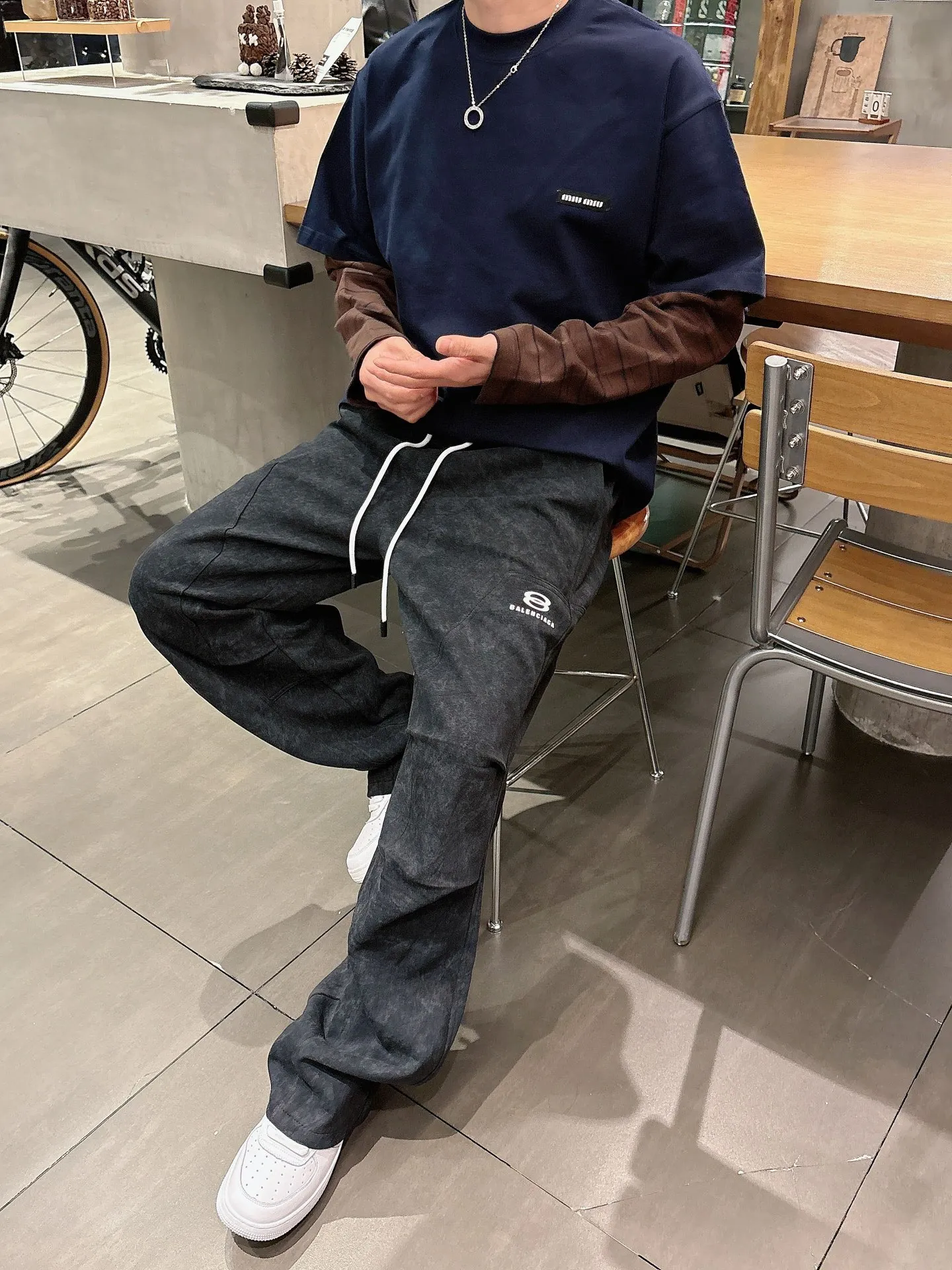 Balenciaga 🆕2026 Autumn and Winter New Arrival Casual Pants! The official website will be released simultaneously. Brand Classic LOGO casual pants, customized fabrics, excellent comfort and strong touch. Highly recognisable, perfect appearance and craftsmanship. Size:M-3XL